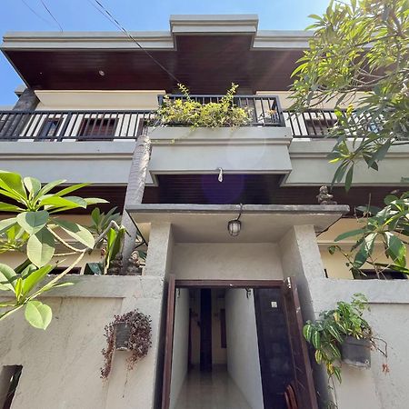Adi Surya Guest House Seminyak Exteriör bild