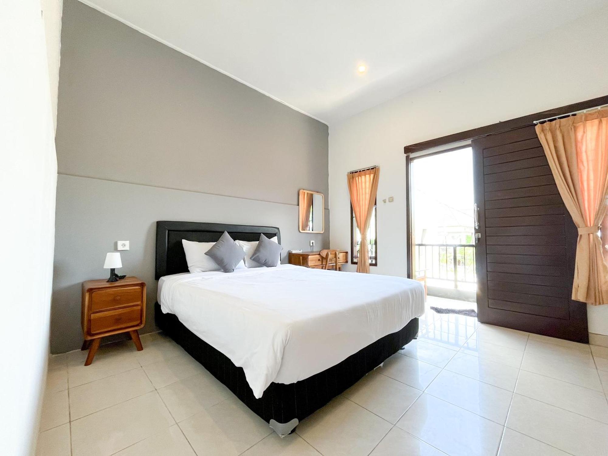 Adi Surya Guest House Seminyak Exteriör bild