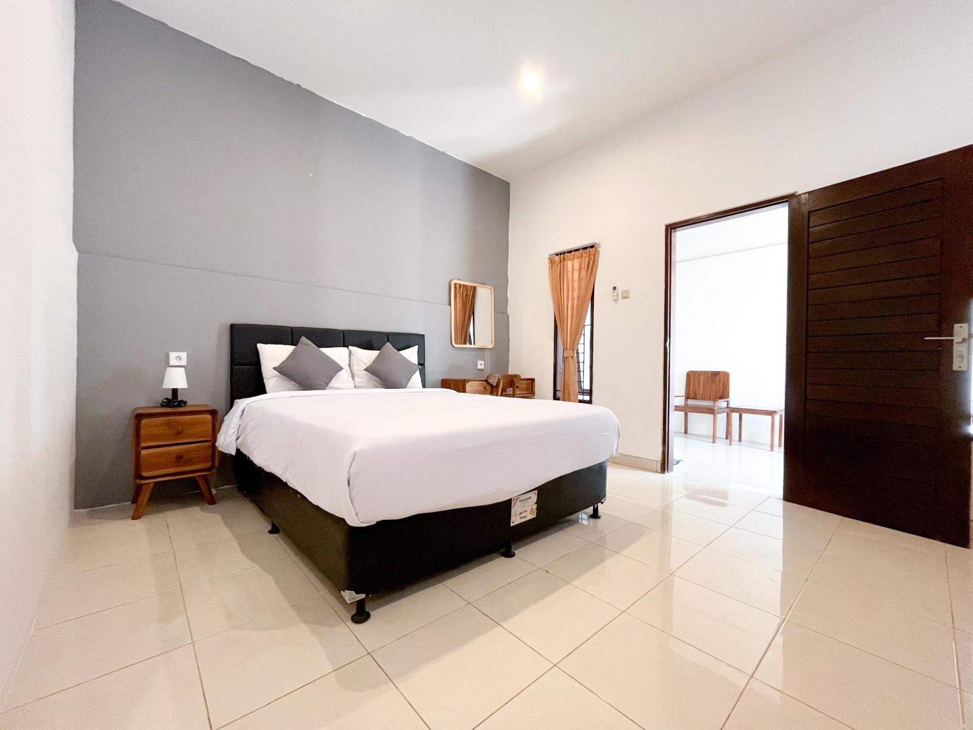 Adi Surya Guest House Seminyak Exteriör bild